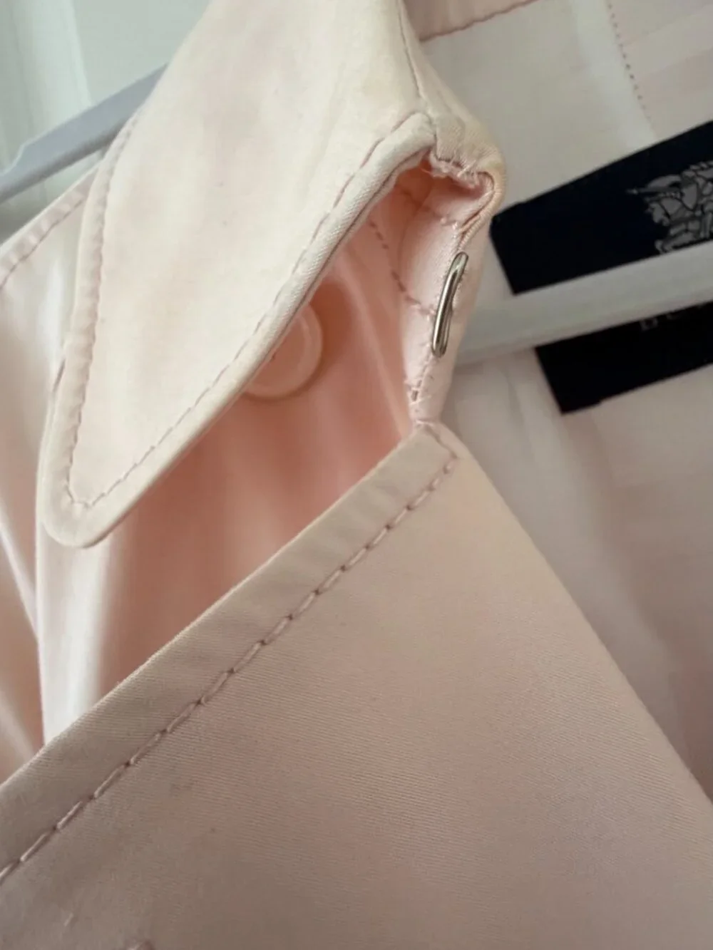 Burberry Women's Pink Double Breasted Belted Jacket Size S - Picture 4 of 6